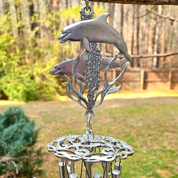 VINTAGE  WHISPIRING WINDS  SILVER  DOLPHINS  FISH SEA SHELLS  WIND  CHIME - Picture 1 of 16